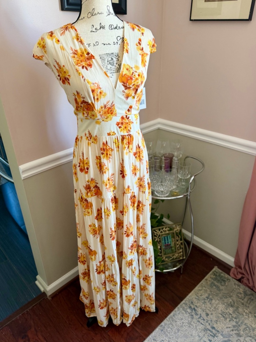 Alexia Admor Yellow Floral Maxi Dress Deep V Neck Size 4 NWT
